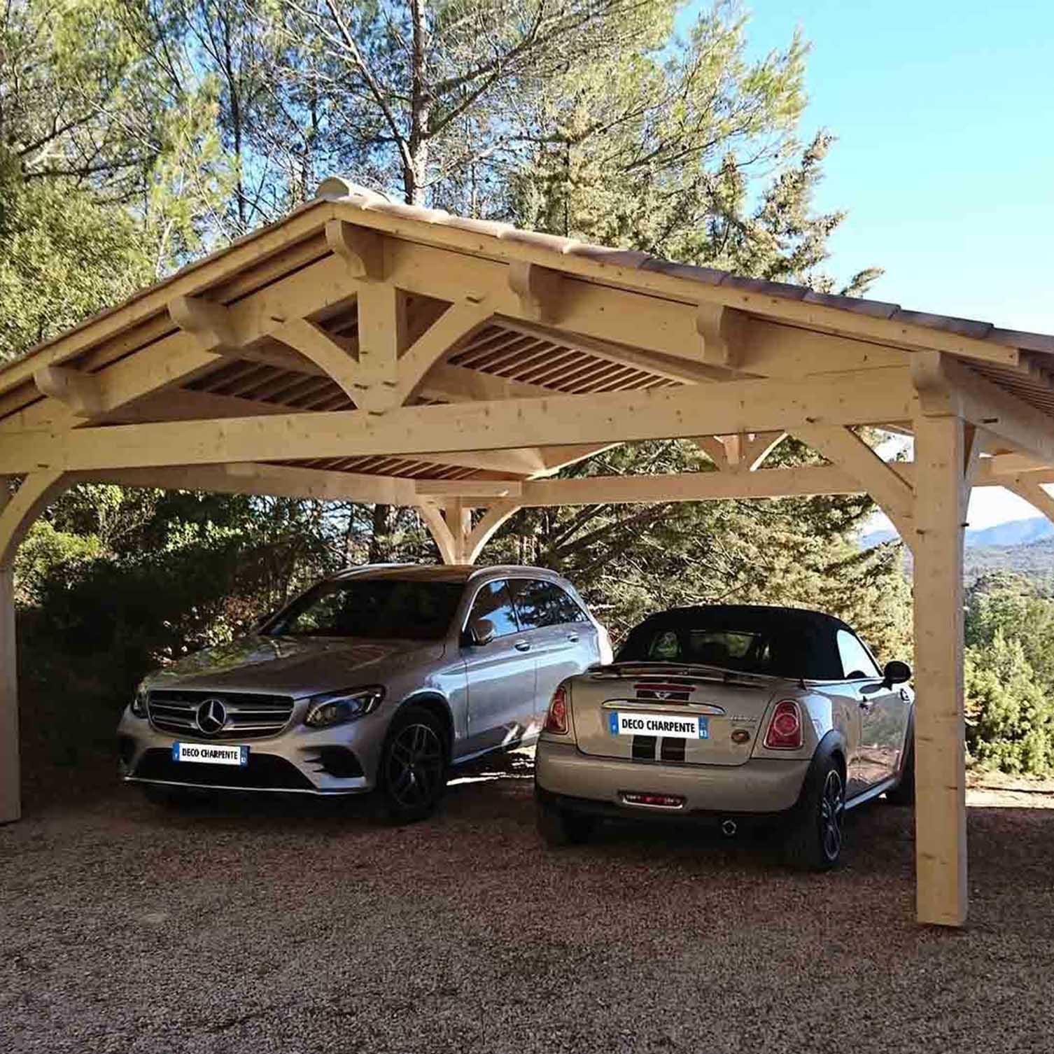 Découvrez les styles d'abris voiture en bois sur mesure, garantis 10 ans.